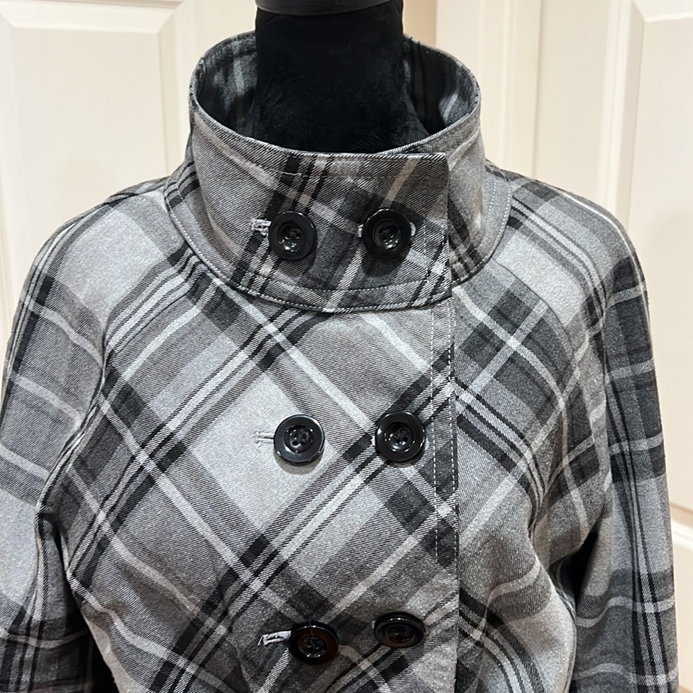 Apt. 9, woman’s, suit jacket. Size medium. Excellent condition. - Picture 2 of 5